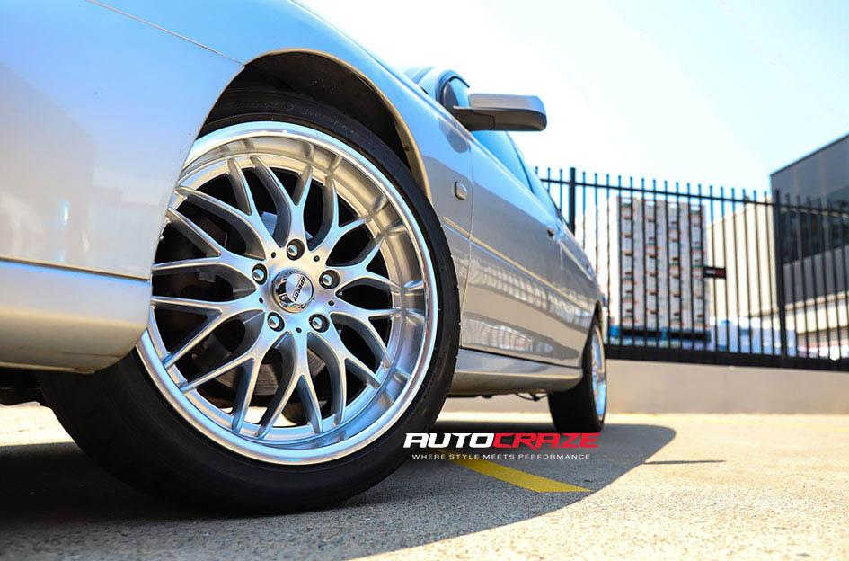 HOLDEN-COMMODORE-CHEETAH-HYPER-SILVER-POLISH-LIP
